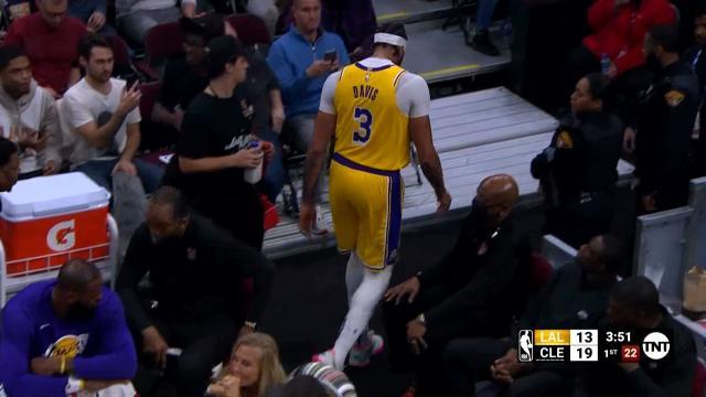 500万网彩票官网-三连胜戛然而止！浓眉高烧病退令湖人攻防降级