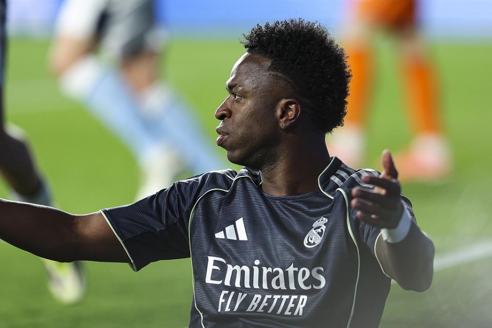 500万网彩票官网-不顾皇马输赢只想炫技 1.5亿巨星彩虹过人却出糗 遭球迷狂嘘+哄笑